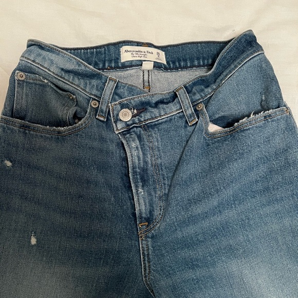 A&F curve love straight jeans with cross cross waist size 26/2 - Picture 2 of 6